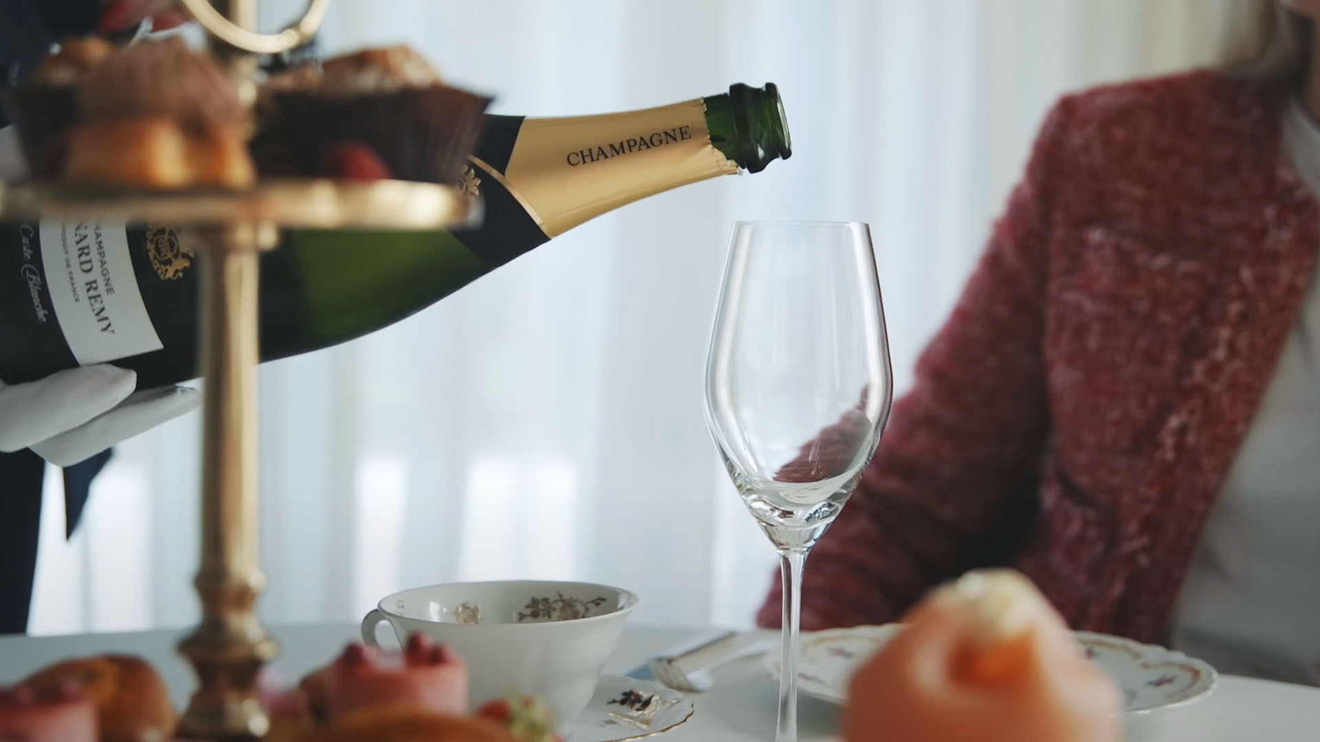 belevingsvideo-la-butte-aux-bois-luxe-hotel-limburg De luxueuze en sfeervolle ambiance van hotel La Butte aux Bois, vastgelegd in onze belevingsvideo.