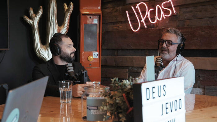 professionele-podcast-productie-doe-es-genk Professionele video podcast productie op locatie voor de 'Doe es Genk' podcast serie van Stad Genk.